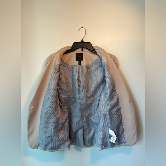 F21 Cotton Blazer with Pinstripe Lining - Picture 3 of 9